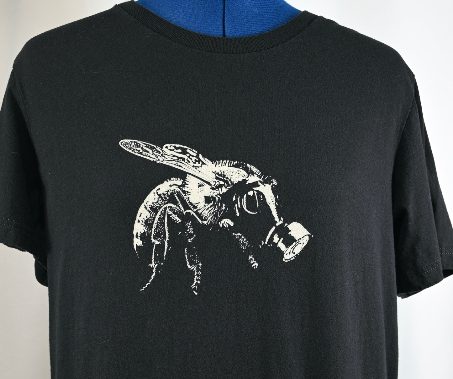 White Bee Black Tee